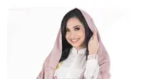 Feni Rose saat Pakai Hijab (Sumber: Instagram//fenirose/)