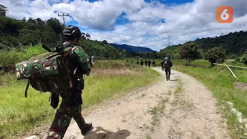 Personel TNI Satgas Madago Raya