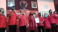 Istri Bupati Banyuwangi Abdullah Azwar Anas, Ipuk Fiestiandani mendapatkan rekomendasi calon kepada daerah Banyuwangi dari DPP PDI Perjuangan.