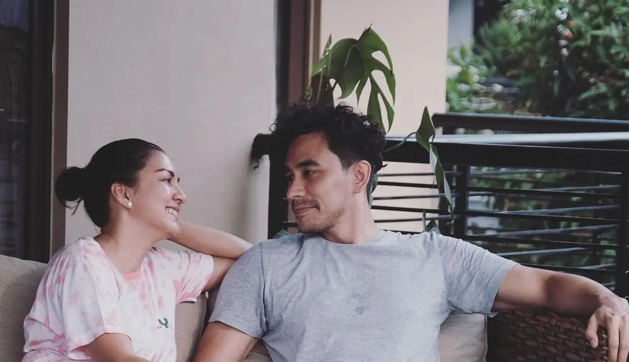 Donna Agnesia dan Darius Sinathrya (Instagram/dagnesia)