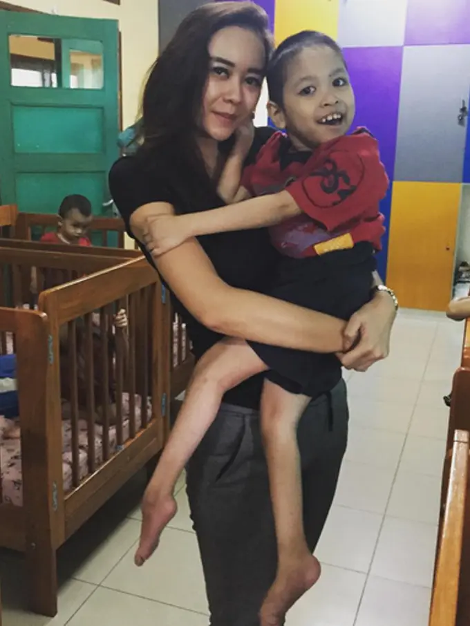 [Bintang] Aura Kasih