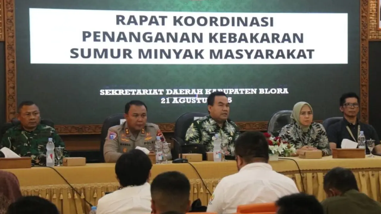 Rapat koordinasi penanganan kebakaran sumur miyak masyarakat Dukuh Gendono, Desa Gandu, Kecamatan Bogorejo, Kabupaten Blora