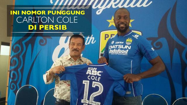 Berita video mantan striker Chelsea dan West Ham United, Carlton Cole, resmi diperkenalkan Persib dengan nomor punggung 12.