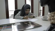 Merancang busana muslim yang tidak hanya diminati oleh pasar domestik tapi juga hingga mancanegara