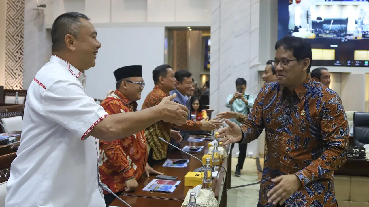 Menteri Keuangan Purbaya Yudhi Sadewa Hadiri Rapat Kerja Perdana dengan Komisi XI DPR RI