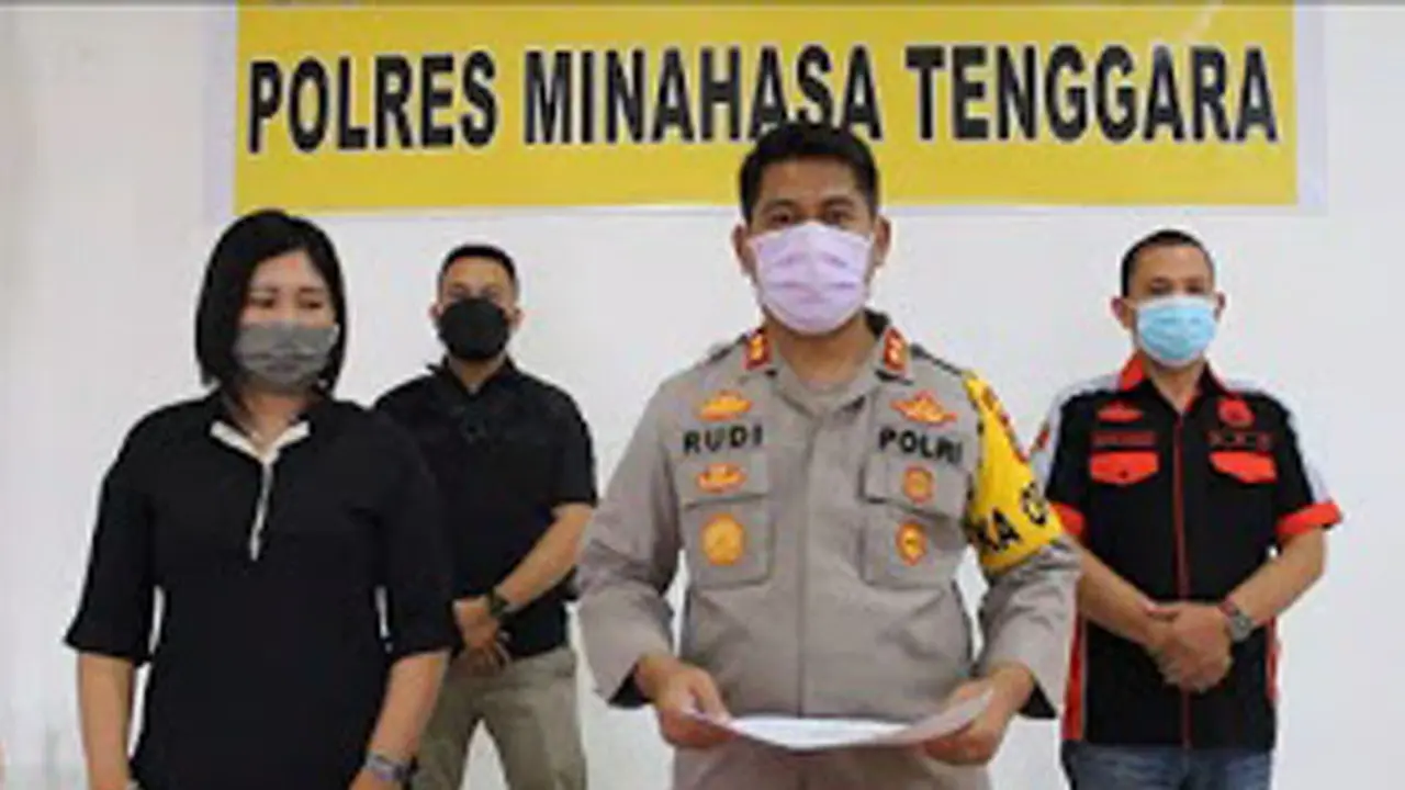 Kapolres Minahasa Tenggara AKBP Rudi Hartono saat menyampaikan perkembangan penanganan kasus penganiayaan.