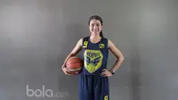 Pada tahun 2016  Ayu menjadi kapten dan sukses membawa timnas Merah Putih lolos ke level 1 FIBA U-18 Asia. Ayu juga sangat mengidolakan bintang NBA Kobe Bryant. (bola.com/Nicklas Hanoatubun)