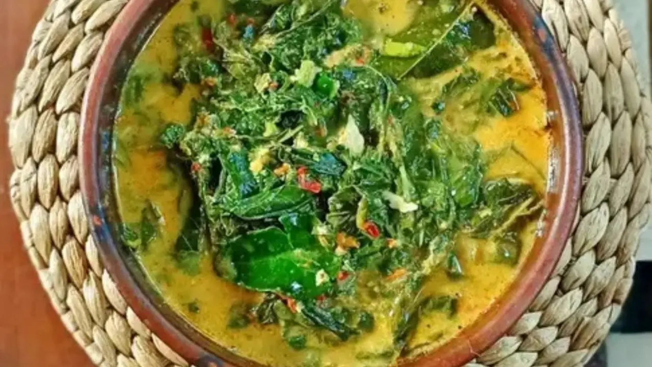 Cara merebus daun singkong