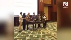 PT Indonesia Asahan Alumunium (Inalum) dan Freeport Mc Moran Inc menyepakati pokok-pokok pelepasan saham (divestasi) 41,64 persen PT Freeport Indonesia. Langkah ini untuk menggenapi 51 persen saham oleh pihak nasional.
