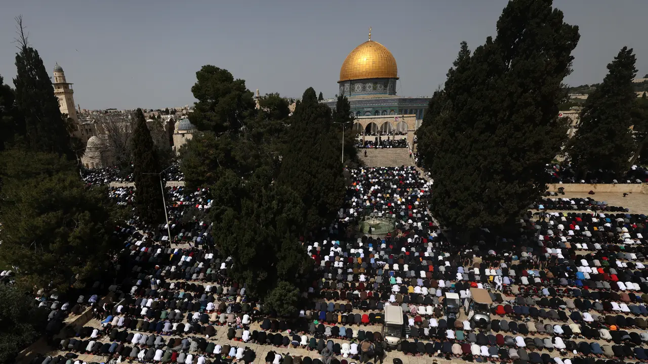 Suasana Sholat Jumat Pertama Ramadhan 1444 H Hijriah di Berbagai Negara