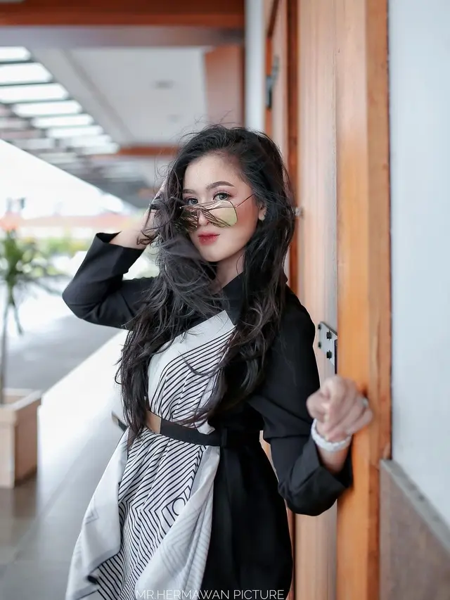 Resmi Tunangan, Ini 6 Potret Irma Barbie Kekasih Kiki The Potters