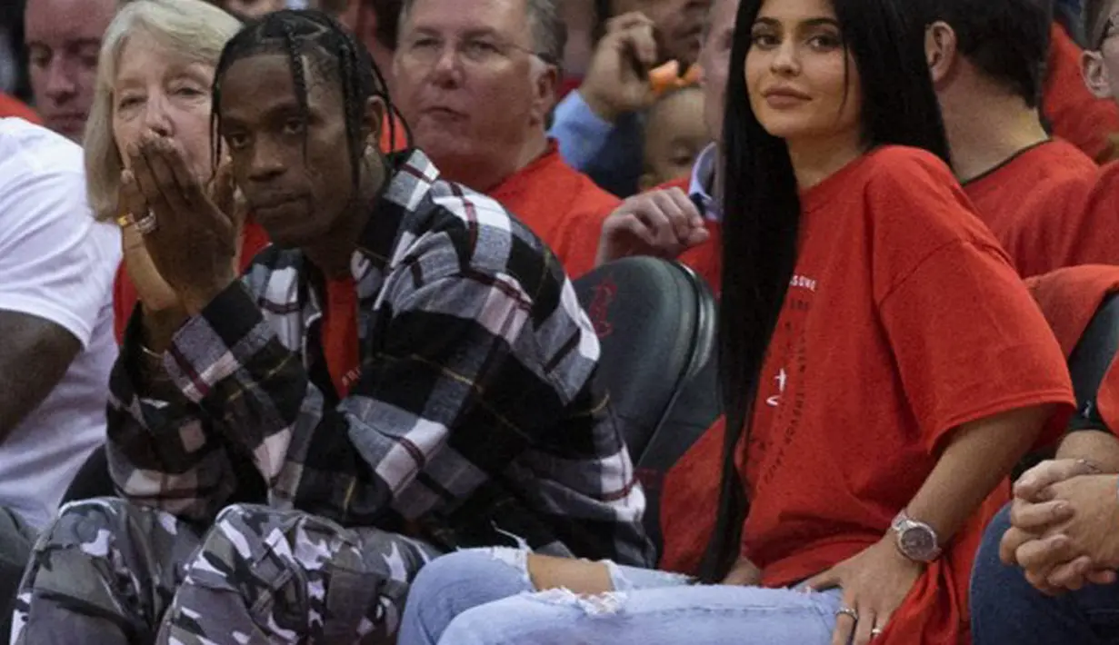 Sebelum merajut kasih dengan Travis Scott, Kylie Jenner lebih dulu mengakhiri hubungannya dengan Tyga yang telah dijalaninya selama kurang lebih dua tahun. Memang, putus-nyambung sering mereka lakukan selama berpacaran. (AFP/Bintang.com)