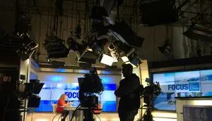 5 September 2006: Katie Couric Jadi Presenter Utama Perempuan Pertama di CBS