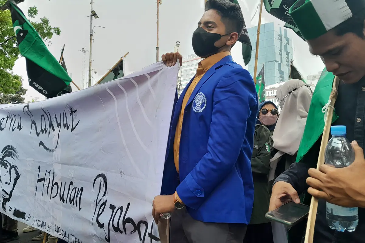 HMI MPO menggelar demo tolak BBM naik di Patung Kuda, Jakarta