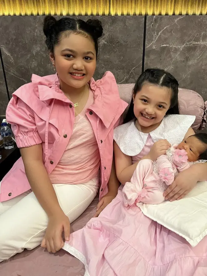 Tampak Menggemaskan, Tampilan Amora dan Arsy yang Baru Saja Menjadi Tante dari Anak Aurel Hermansyah/dok. @ashanty_ash