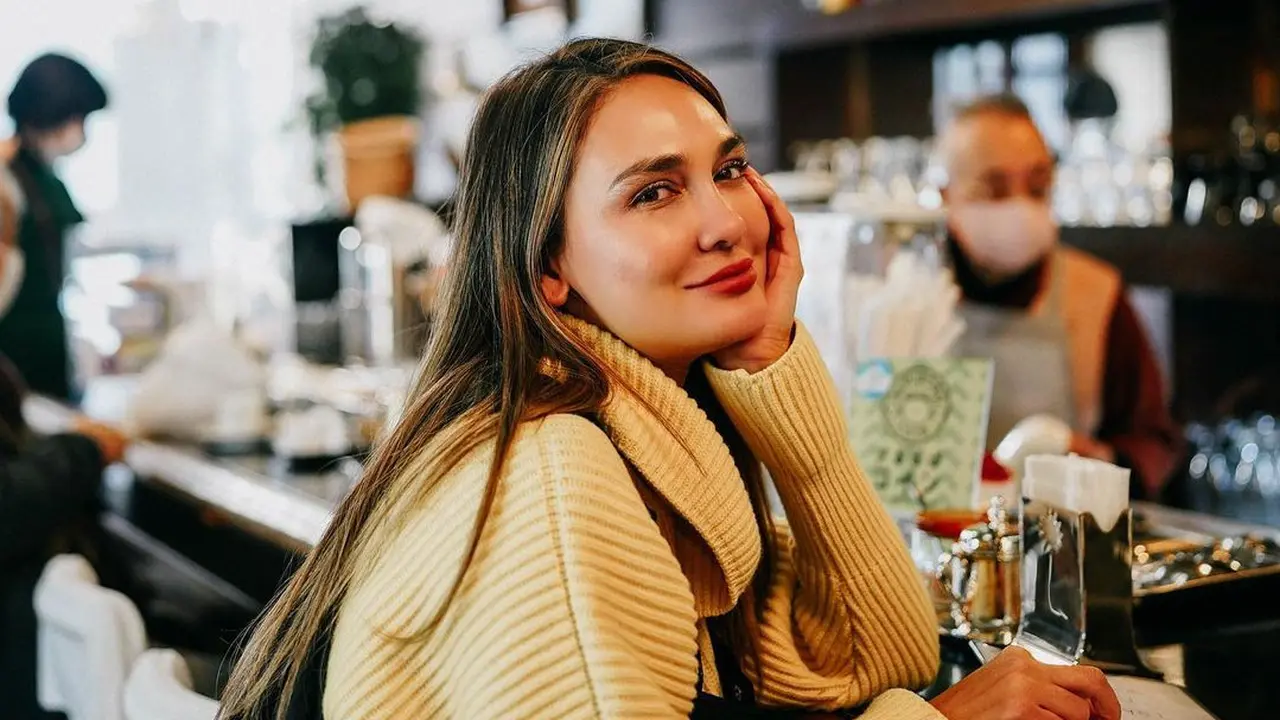 Luna Maya (Foto: Instagram/lunamaya)