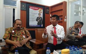 Kasatreskrim Polres Blora (Kemeja Putih) FOTO: Ahmad Adirin/Liputan6.com