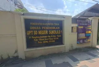 Suasa SDN Sukolilo I Tuban terlihat sepi karena minim siswa baru. (Liputan6.com/Ahmad Adirin)