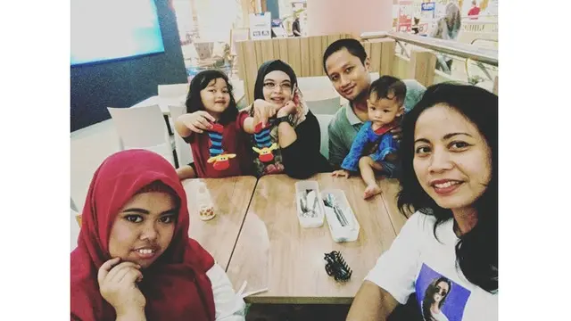 Sempat Terpisah 18 Tahun, Ini 6 Potret Kebersamaan Kekeyi dan Ibunda