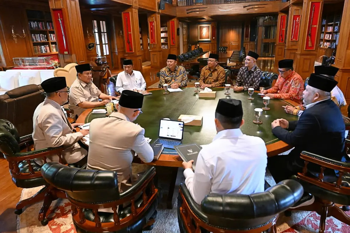 Presiden Prabowo Subianto Rapat Bersama Menteri di Hambalang, Jawa Barat, Rabu (17/6/2026).