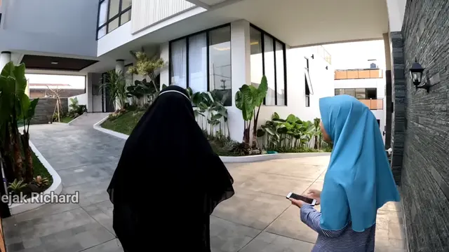 Potret Tampilan Depan Rumah Denny Caknan