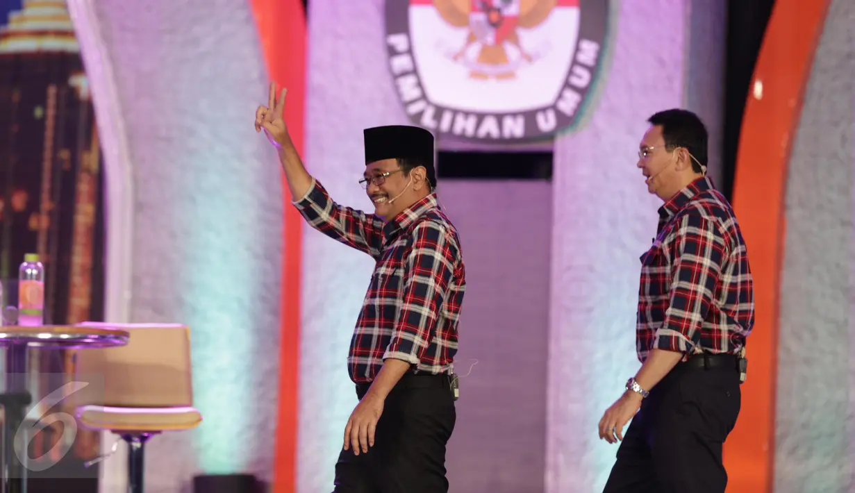 Pasangan calon Gubernur dan Wakil Gubernur DKI Jakarta no 2, Basuki Tjahaja Purnama dan Djarot Saiful Hidayat menyapa undangan dan pendukungnya saat debat terakhir Pilgub DKI Jakarta di Hotel Bidakara, Jakarta, Rabu (12/4). (Liputan6.com/Faizal Fanani)