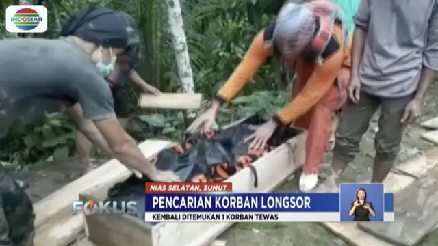Tim gabungan kembali temukan 1 dari 7 korban  tewas yang tertimbun material longsor di Gomo, Nias Selatan, Sumatera Utara.