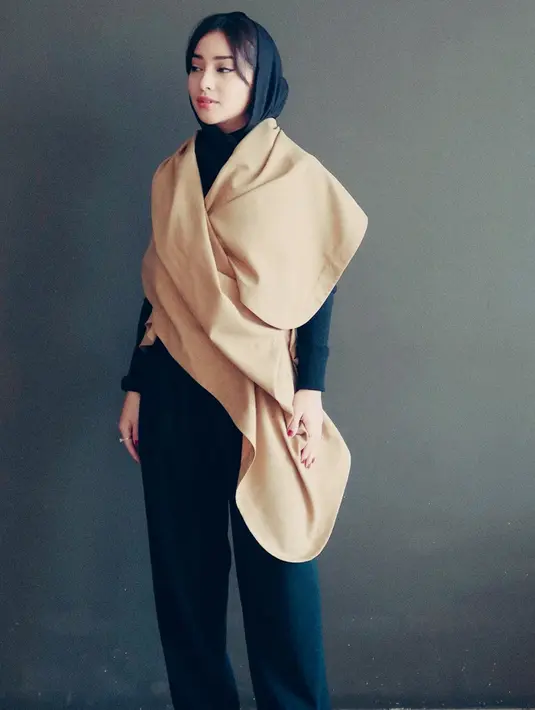 Selain hobi liburan, Nikita Willy memiliki gaya fashion yang kerap digemari para penggemar setianya. Apalagi ia pun memiliki bisnis dalam bidang fashion, yaitu bisnis perhiasan yang menggunakan namanya. (Liputan6.com/IG/@nikitawillyofficial94)