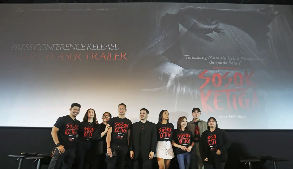 Celine Evangelista bermain sebagai Yuni merupakan sahabat dari Nuri yang diperankan Erika Carlina. Keduanya merupakan sahabat yang telah bertukar janji untuk tidak merebut pasangan sahabatnya. [Foto; Bambang E Ros/Fimela.com]