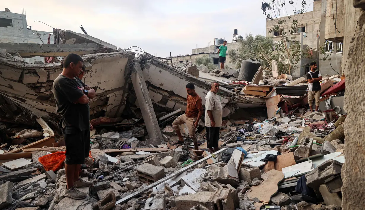 Di sisi lain, militer Israel kian menggencarkan serangannya di wilayah Gaza. (Eyad BABA/AFP)