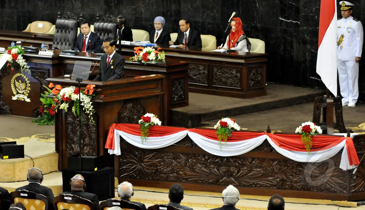 Presiden Joko Widodo saat membuka Konferensi Parlemen Asia Afrika di Gedung Nusantara, Jakarta, Kamis (23/4/2015). KPAA bertema Penguatan Peran Parlemen Selatan-Selatan untuk Kemakmuran dan Perdamaian Dunia. (Liputan6.com/Andrian M Tunay) 