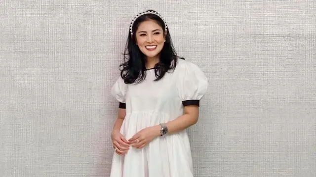 FOTO: Pesona Nindy Ayunda dengan Simple Dress, Menawan