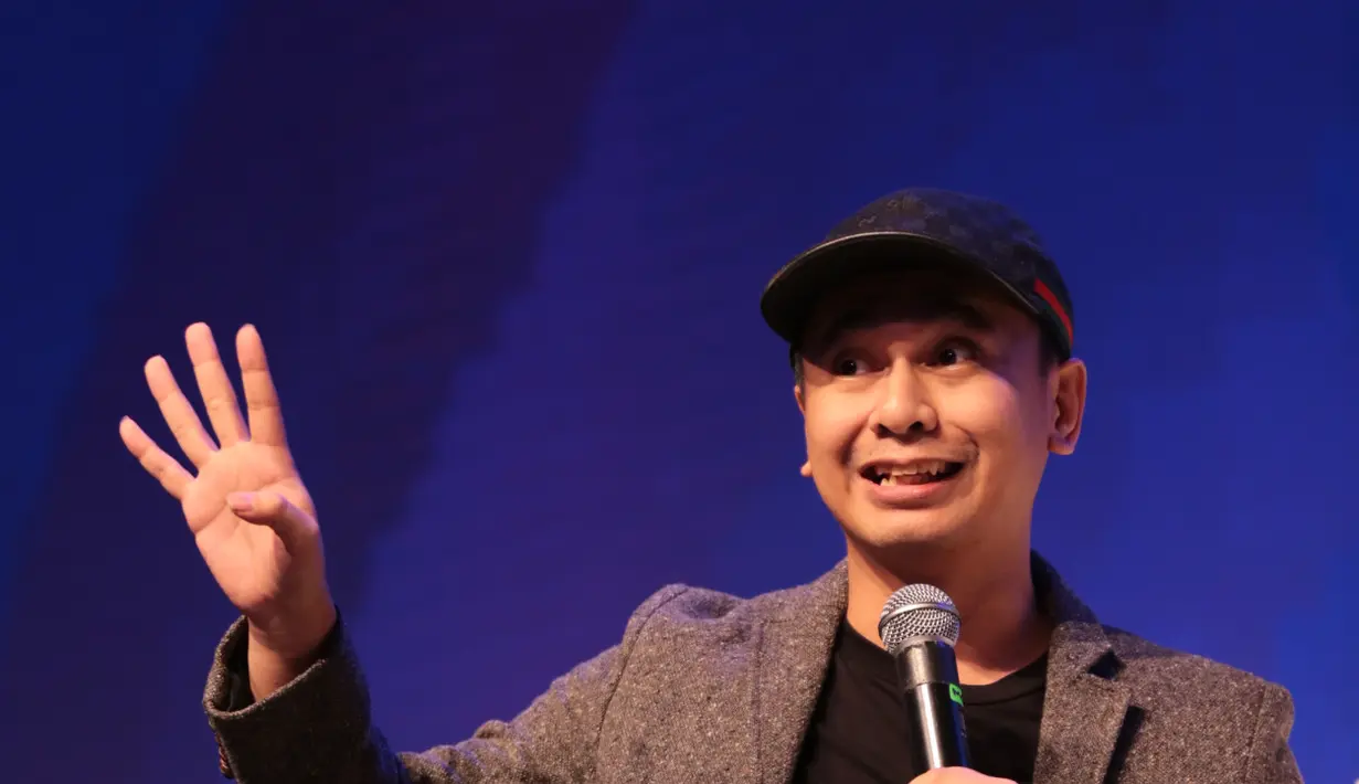 <p>"Kalau ditanya ide saya dari mana sih buat orang jadi ketawa. Sebenernya Idenya dari kekesalan dan kegelisahan yang dirasakan sehingga jadilah komedi," kata Raditya Dika. (Adrian Putra/Bintang.com)</p>