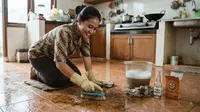 10 Cara Membersihkan Keramik Dapur Kusam karena Minyak, Pakai Bahan Rumahan