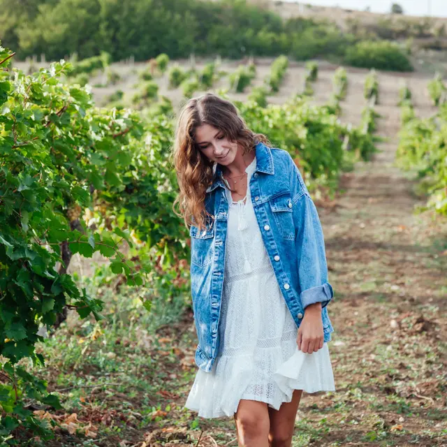 10 Ide Mix and Match Outfit Denim Wanita Biar OOTD Sehari-hari Makin Stunning