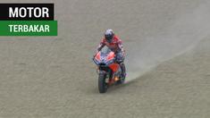 Berita video insiden motor pembalap Ducati, Andrea Dovizioso, yang terbakar pada free practice (FP) kedua jelang balapan MotoGP Italia, Jumat (1/6/2018).