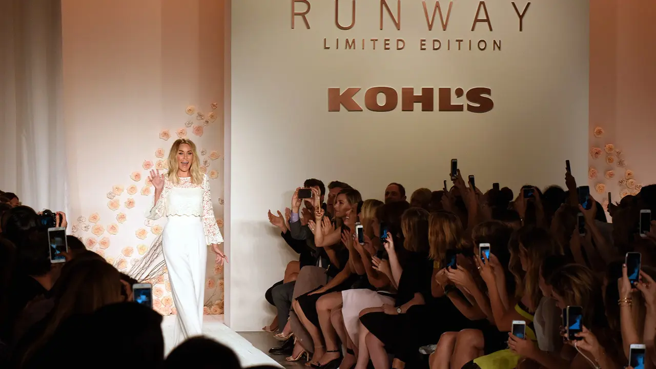 Lauren Conrad Berhasil Memikat New York Fashion Week 2016