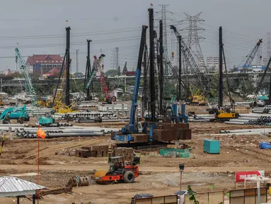 Suasana proyek pembangunan Jakarta International Stadium (JIS) atau Stadion Bersih, Manusiawi, dan Wibawa (BMW) di kawasan Papanggo, Tanjung Priok, Jakarta, Senin (2/12/2019). (Liputan6.com/Faizal Fanani)