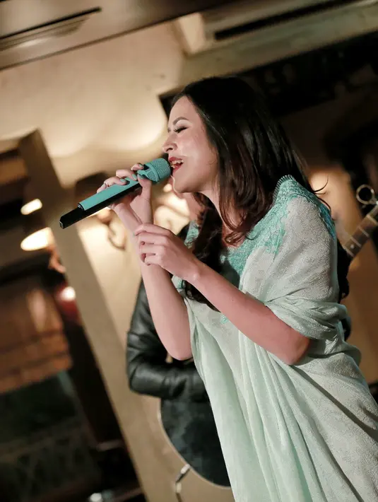 Beberapa kota di Indonesia siap disambangi oleh solois ini, dalam menggelar tur untuk memperkenalkan album ketiganya, Handmade. (Adrian Putra/Bintang.com)