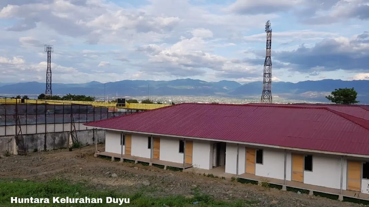 Kementerian PUPR terus menyelesaikan pembangunan hunian sementara (huntara) bagi korban bencana gempa bumi di Kota Palu, Kabupaten Sigi dan Donggala, Sulawesi Tengah. (Foto: Humas Kementerian PUPR)
