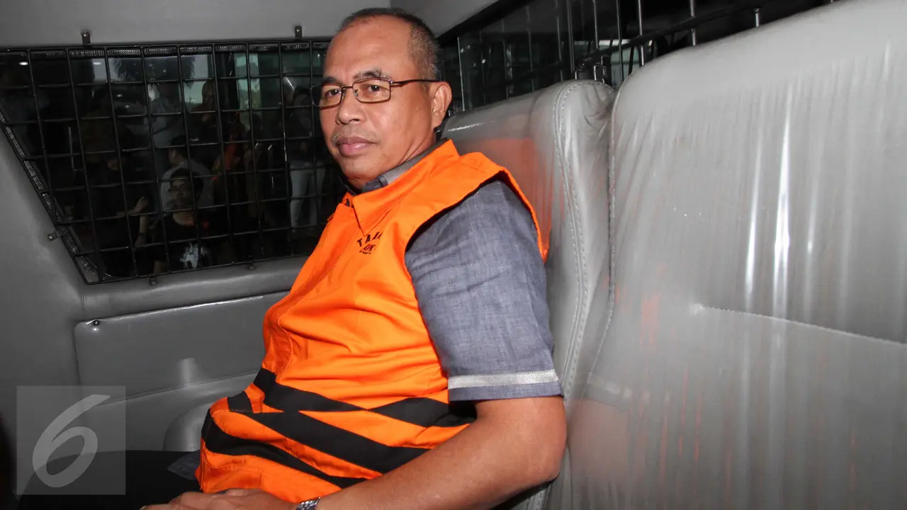 20151218-Bupati Musi Banyuasin dan Istri Resmi Ditahan KPK