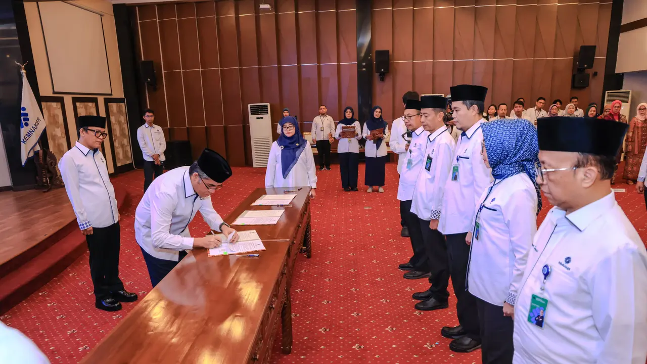 Menteri Ketenagakerjaan Yassierli melantik sejumlah Pejabat Pimpinan Tinggi Madya