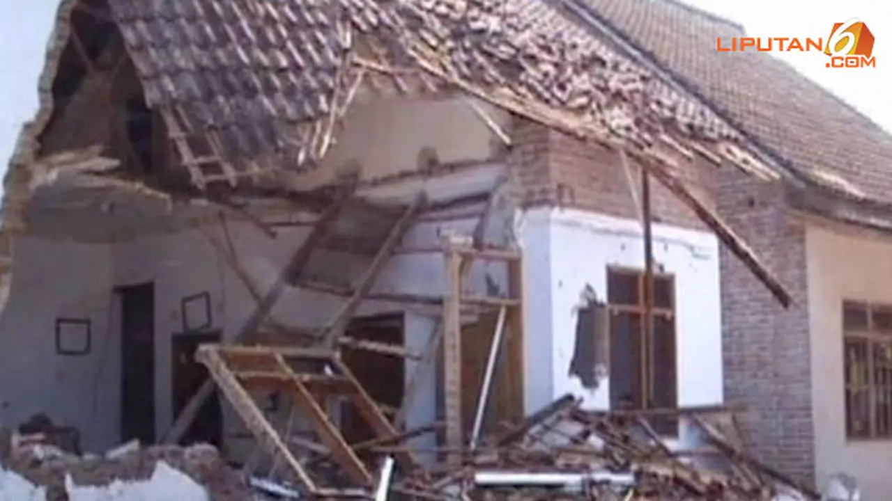 rumah-dirusak130716a.jpg