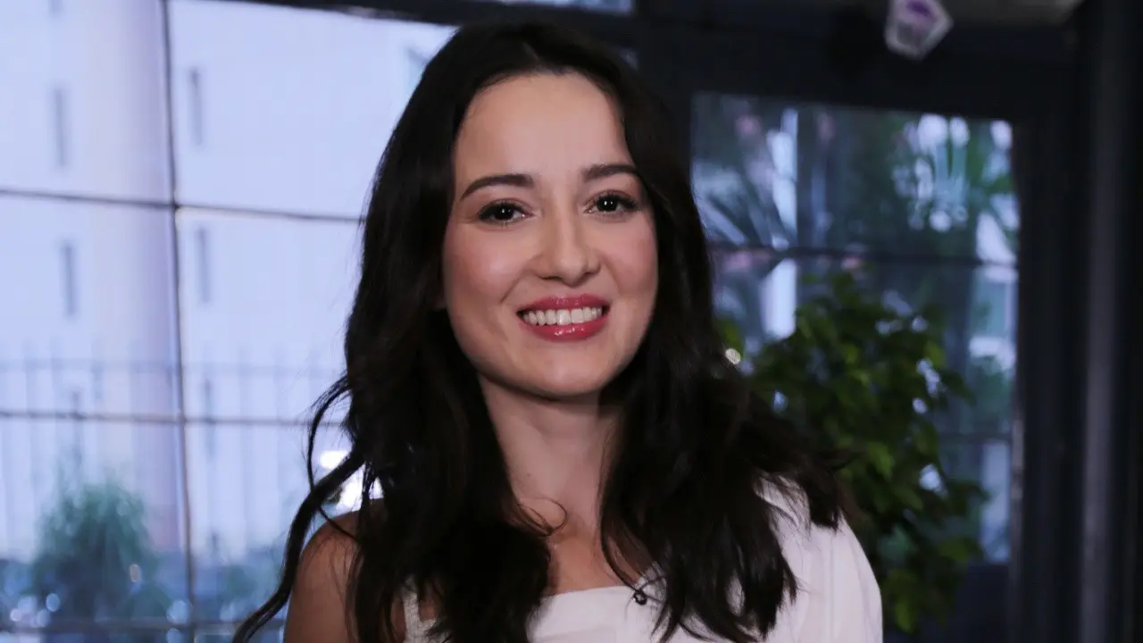 [Bintang] Julie Estelle