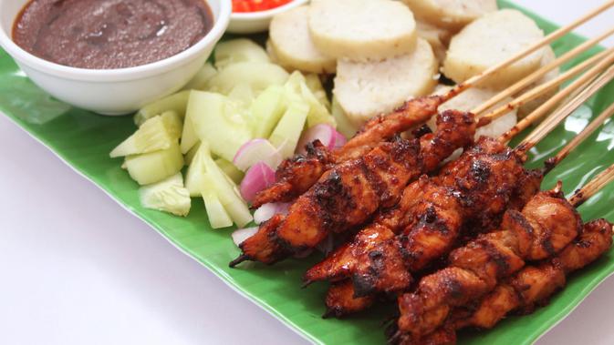 Sate ayam bumbu kacang. (Foto: .photobucket.com)