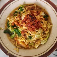 Mi instan nyemek. (dok. Instagram @ilhamflow/https://www.instagram.com/p/Bzr3LVvA8Qu/)