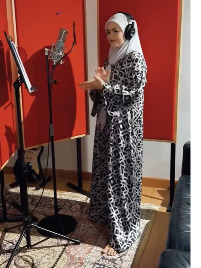 6 Model Gamis Kasual ala Siti Nurhaliza, Simpel dan Nyaman Dipakai Sehari-hari