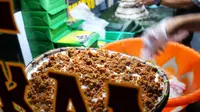 Kue dongkal, kuliner khas Jakarta. (Liputan6.com/Asnida Riani)