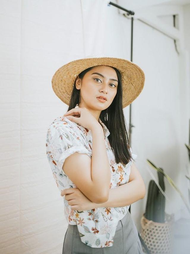 7 Gaya Kasual Memes Prameswari, Wanita yang Dikabarkan Dekat Dengan Billy Syahputra