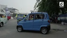 Bajaj roda empat ini hanya dapat mengangkut empat penumpang termasuk pengemudi dengan kecepatan maksimal hingga 70 km/jam.